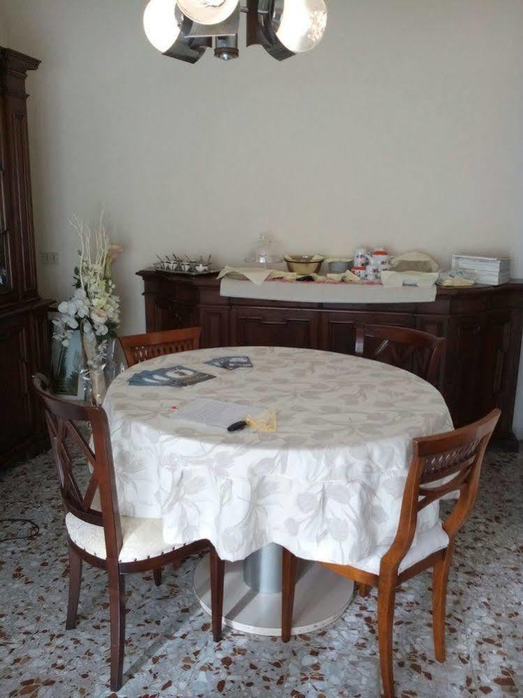Casa Emanuela Bed and Breakfast Piazzola sul Brenta Eksteriør billede
